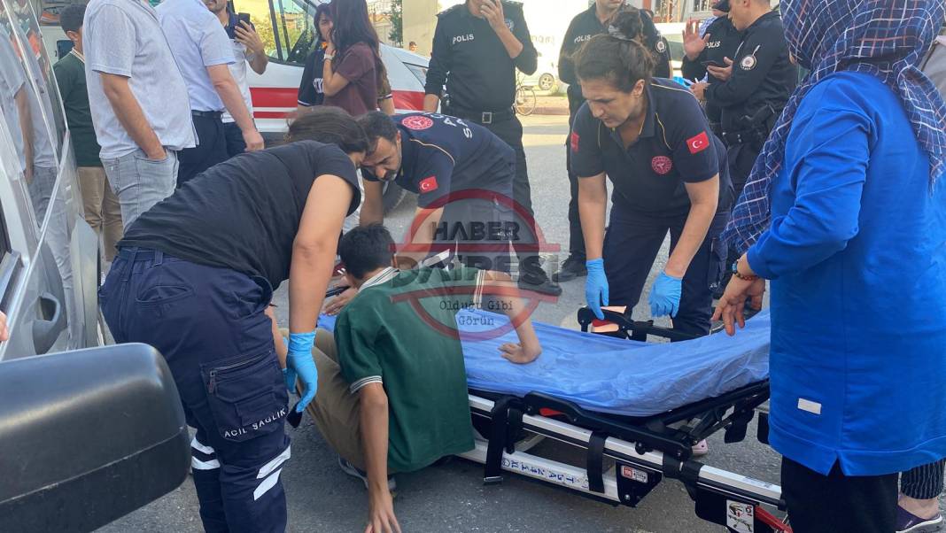 Konya’da ortaokul öğrencisi, okul önünde bıçaklandı 6